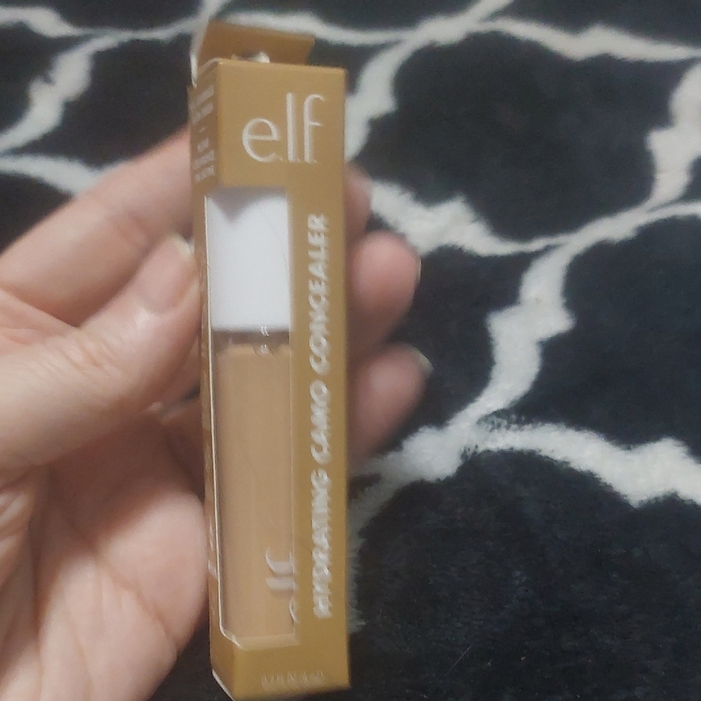 e.l.f. Hydrating Camo‎ Concealer in Medium Sand